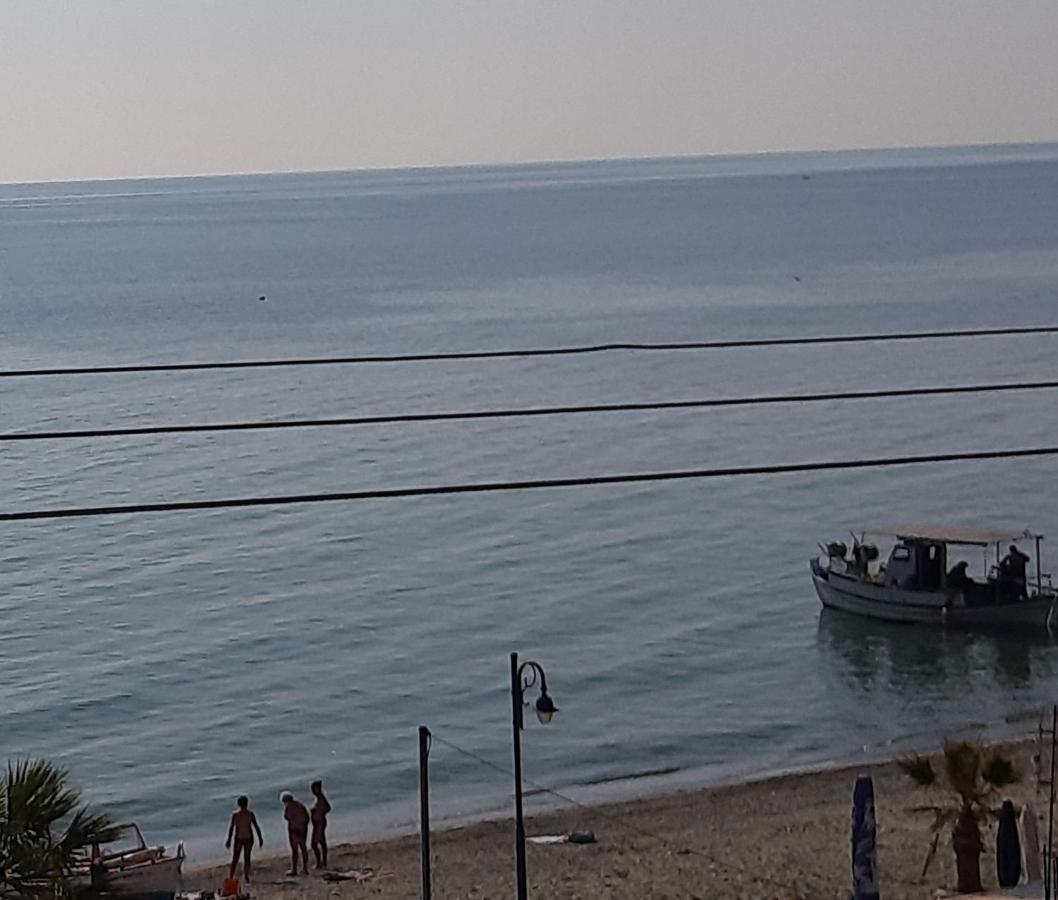 Sea View Apartments Artemis Лептокария Екстериор снимка